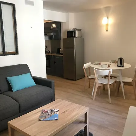 Petit Jean 쎙뜨호뻬